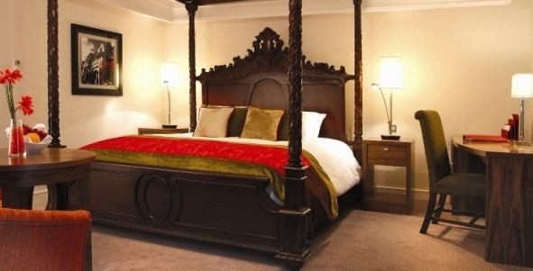 Clontarf Castle – Room3