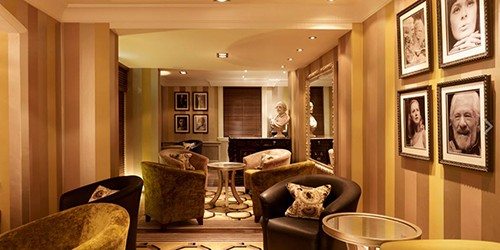 4-arden-hotel-stratford-commonroom