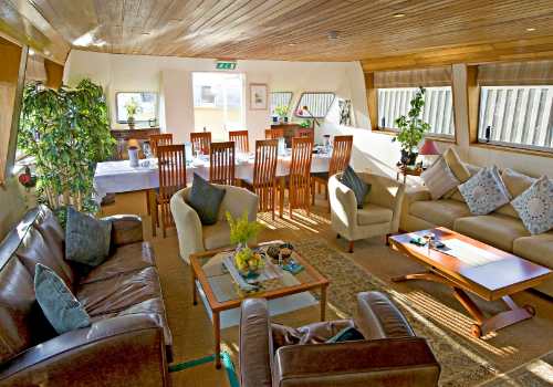 Shannon-Princess-Saloon-4