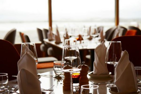 06-Fosshotel-Myvatn-Resturant_8-500×500 (1)