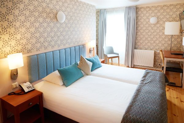 fosshotel-eastfjords-double-twin-room-(10)-2 (1)