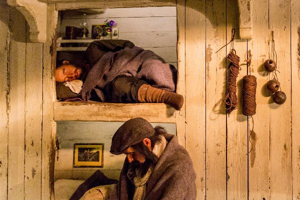 fosshotel-eastfjords-reception-(5) (1)