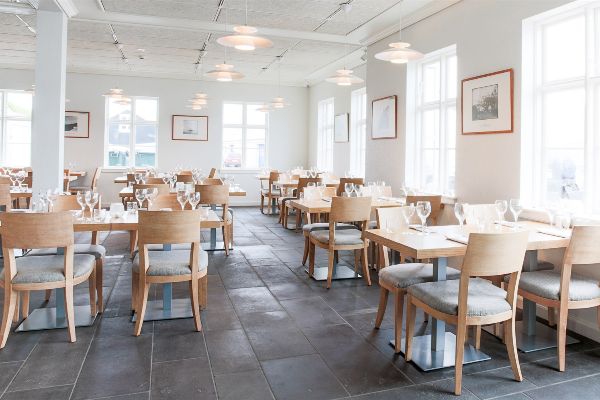 fosshotel-eastfjords-restaurant-(6) (1)