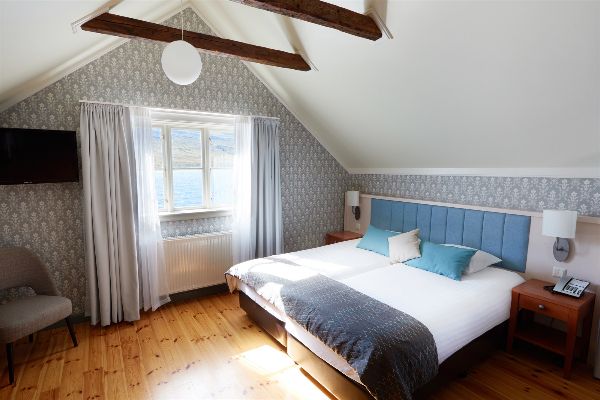 fosshotel-eastfjords-superior-double-room-(14) (1)