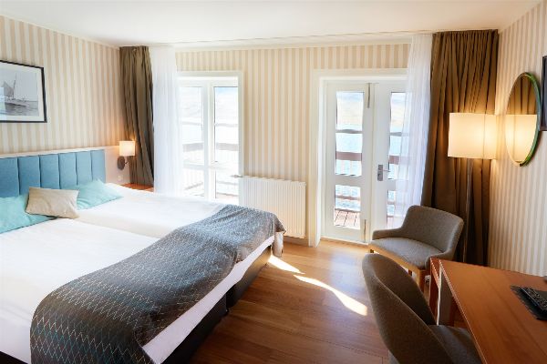 fosshotel-eastfjords-superior-double-room-(7)-1 (1)