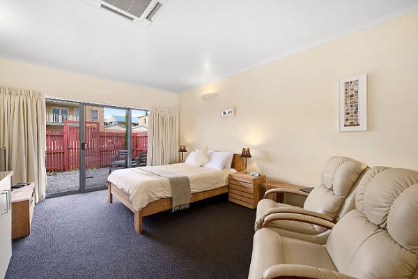 c84657_9f9f7b06173048ea82f982fdce396062