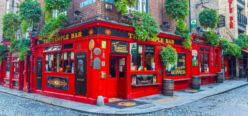 https://www.authenticvacations.com/wp-content/uploads/2020/04/The-Temple-Bar-Dublin_Ireland_850x400.jpg