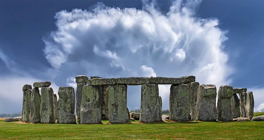 Frontal view of Stonehenge boulders